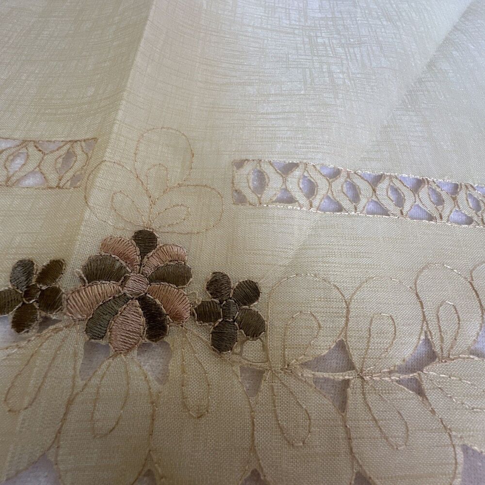 table cloth - Picture 3 of 16